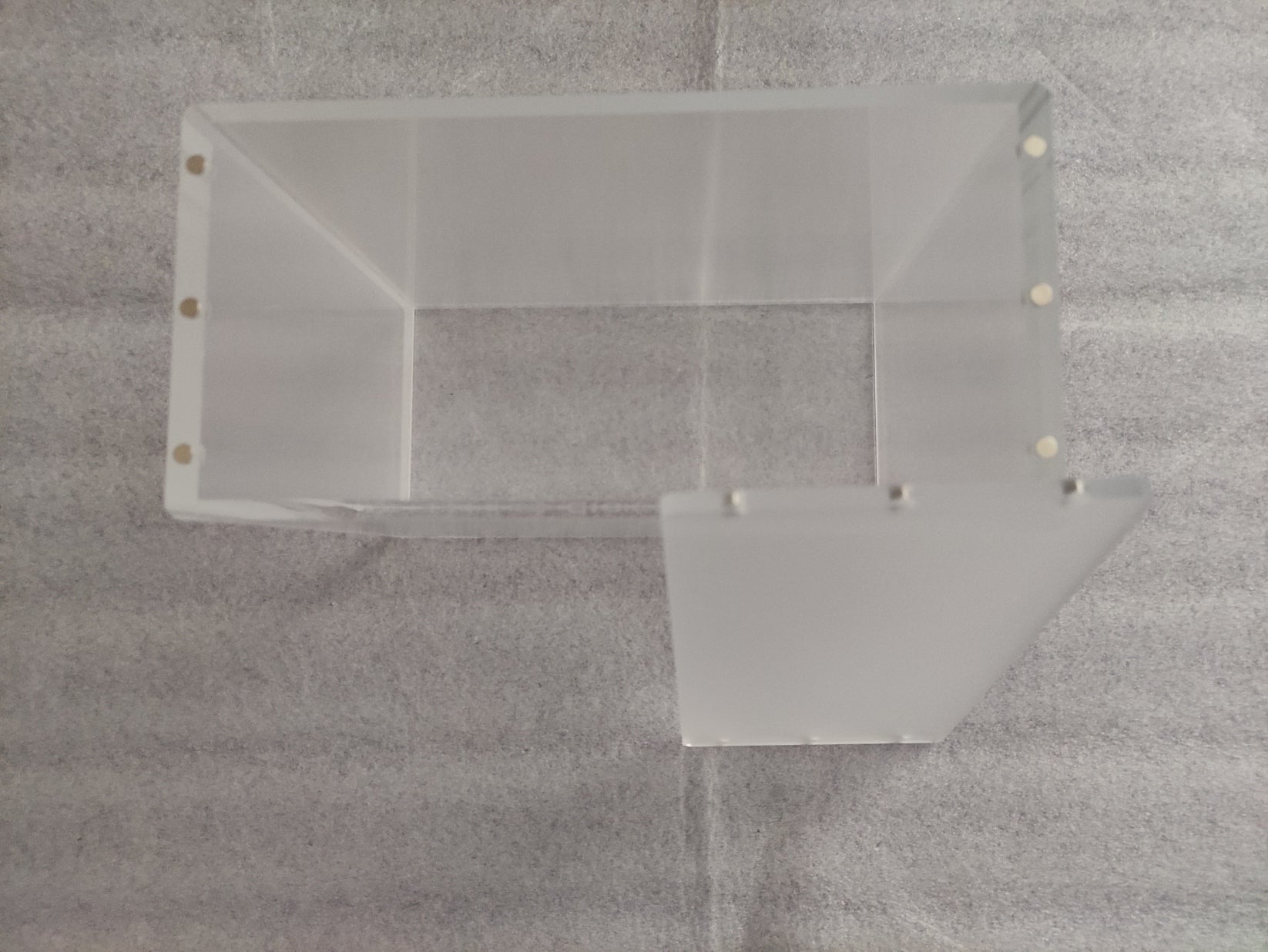 Boîtier en acrylique transparent pour la boîte d'élite Pokémon ETB, accessoire TCG de Geek'nGreed, protection solide et claire.