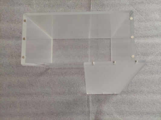 Boîtier en acrylique transparent pour la boîte d'élite Pokémon ETB, accessoire TCG de Geek'nGreed, protection solide et claire.