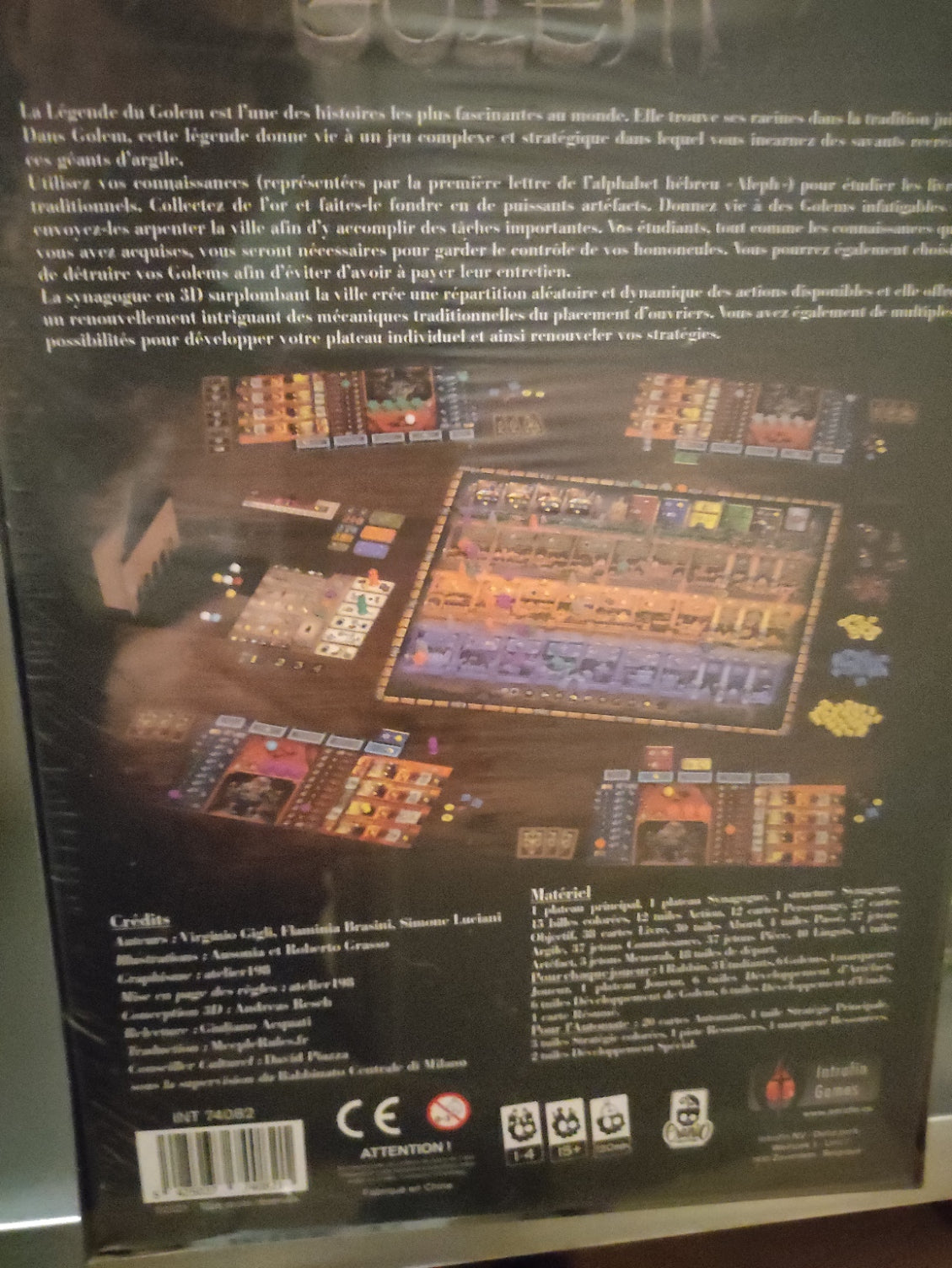 Golem VF, jeu de plateau stratégique de la marque Intrafin, illustré avec le Golem en figurine sur le plateau de jeu.